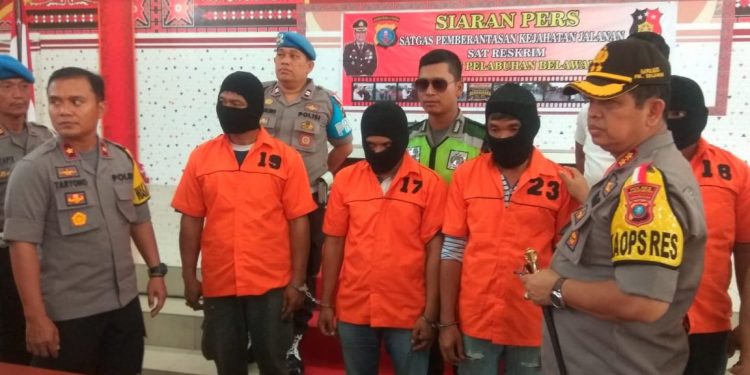 Suaminya Diseret dan Diangkut ke Mobil, Lalu Minta Tebusan Rp 150 Juta Suaminya Diseret dan Diangkut ke Mobil, Lalu Minta Tebusan Rp 150 Juta