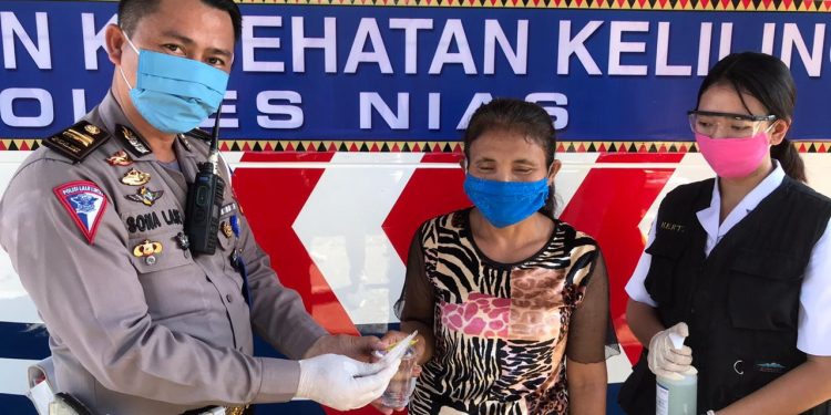 Cegah Covid -19, Polres Nias Adakan Pelayanan Kesehatan Keliling Gratis