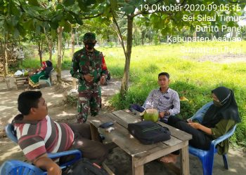 Cegah Perkembangan Virus Corona, Personel Babinsa Kodim 0208/Asahan Lakukan Himbauan Secara Berkala