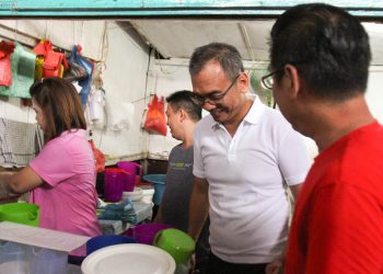 Bercanda dengan Pedagang, Dekat dengan Pembeli