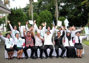 Selamat! 11 Bidan Cantik di Pematangsiantar Terima SK CPNS dari Hefriansyah