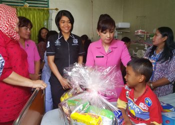 Namboru Bocah Piatu Bermarga Panjaitan itu Ditetapkan Tersangka dan Ditahan. Istri Kapolres Tobasa Besuk Korban di Rumah Sakit