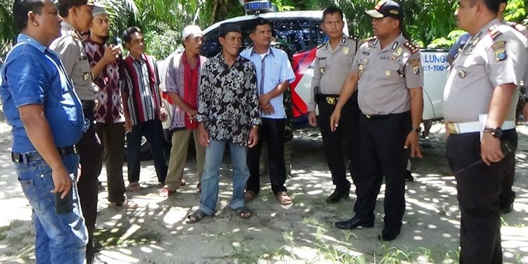 Tak Hanya Berdiam di Mako, Kapolres Ini Blusukan ke Tengah Warga Tak Hanya Berdiam di Mako, Kapolres Ini Blusukan ke Tengah Warga