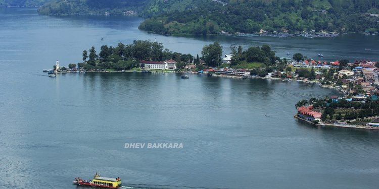 Menko Luhut Pandjaitan Gandeng Tiga Lembaga Teliti Air Danau Toba