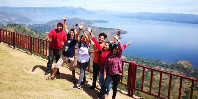Danau Toba Tawarkan Sejuta Cinta dari Huta Ginjang Danau Toba Tawarkan Sejuta Cinta dari Huta Ginjang