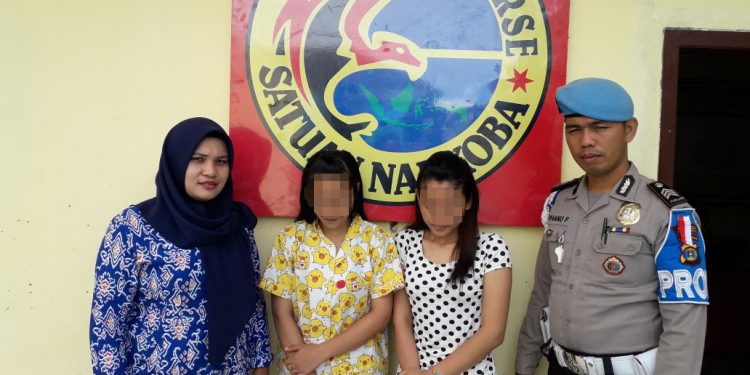 Dua Wanita Cantik Diringkus dari Rumah Kontrakan. Keduanya Mengaku Sudah Sempat Berhenti.. Dua Wanita Cantik Diringkus dari Rumah Kontrakan. Keduanya Mengaku Sudah Sempat Berhenti..