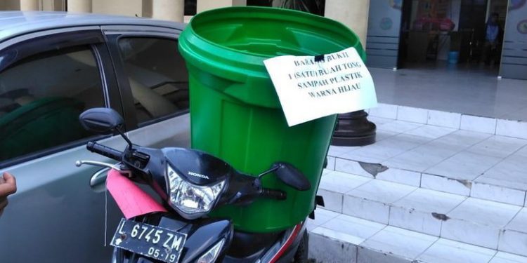 Ester Dibunuh 2 Mantan Karyawannya, Mayatnya Dibungkus Seprai dan Dimasukkan ke Tong Plastik