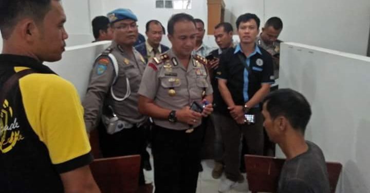 Buronan Selama 12 Tahun dan Berganti Nama, Pelaku Pembunuhan Sadis ini Akhirnya Tertangkap Buronan Selama 12 Tahun dan Berganti Nama, Pelaku Pembunuhan Sadis ini Akhirnya Tertangkap