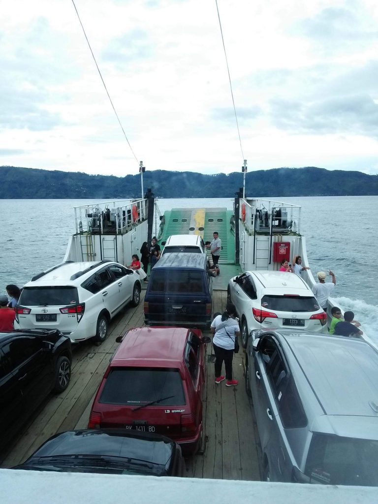 KMP di Danau Toba Beroperasi 24 Jam Selama Lebaran KMP di Danau Toba Beroperasi 24 Jam Selama Lebaran