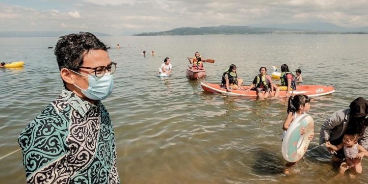 Menparekraf Dorong Potensi Wisata Danau Toba Lewat Event Olahraga Menparekraf Dorong Potensi Wisata Danau Toba Lewat Event Olahraga