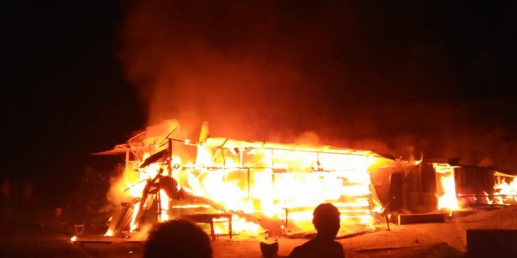 Rumah Lamria Sianturi Dilalap Api saat Isi Bensin Bersama Cucunya