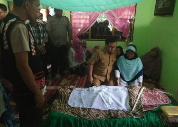 Seorang Wanita Paruh Baya Ditemukan Tewas, Selendang Coklat Jadi Saksi Bisu