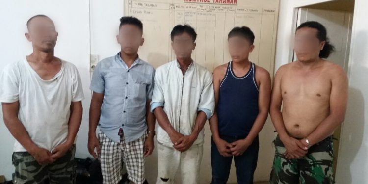 Tiga Kali Tembakan, Polres Siantar Amankan Lima Orang Pria dari Eks Terminal Sukadame Tiga Kali Tembakan, Polres Siantar Amankan Lima Orang Pria dari Eks Terminal Sukadame