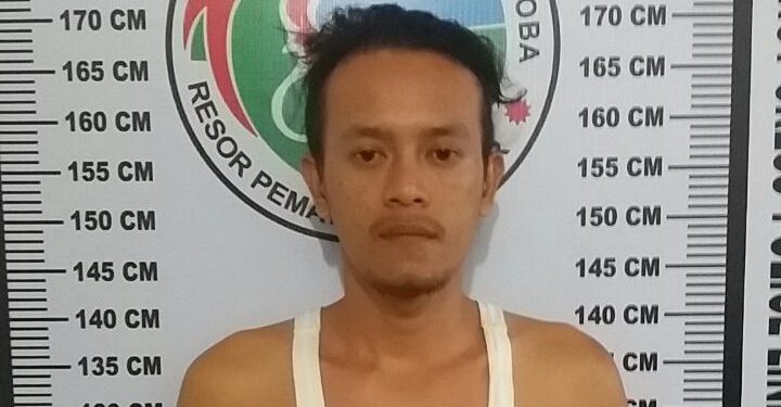 Genggam Dua Paket Sabu, Pria ini Terpaksa Nginap Di Kantor Polisi Genggam Dua Paket Sabu, Pria ini Terpaksa Nginap Di Kantor Polisi