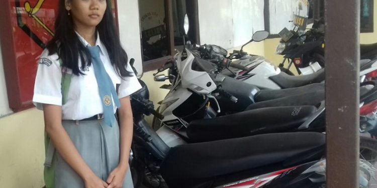 Tipu Dayanya, Berhasil Meluluhkan Pelajar SMA. Namun Ia Harus Mendekam di Balik Jeruji atas Aksinya...