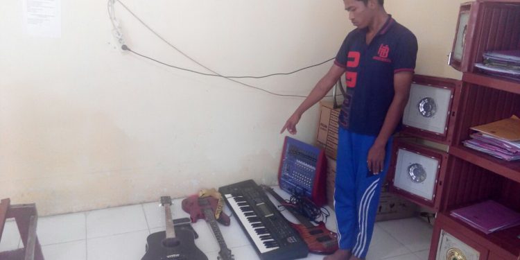 Curi Perangkat Sound Sistem Cafe, Pria Ini Dingkus dari Hotel Prima Perdagangan Curi Perangkat Sound Sistem Cafe, Pria Ini Dingkus dari Hotel Prima Perdagangan