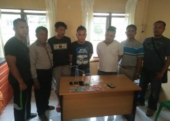 Asyik Nyabu Tiga Pria Ini Digaruk Polisi. Bandarnya Belum Tercium...