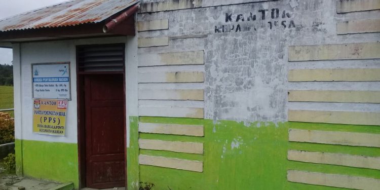 Kepala Desa Hariara Pintu Samosir, Tidak Transparan Dalam Penggunaan DD Kepala Desa Hariara Pintu Samosir, Tidak Transparan Dalam Penggunaan DD