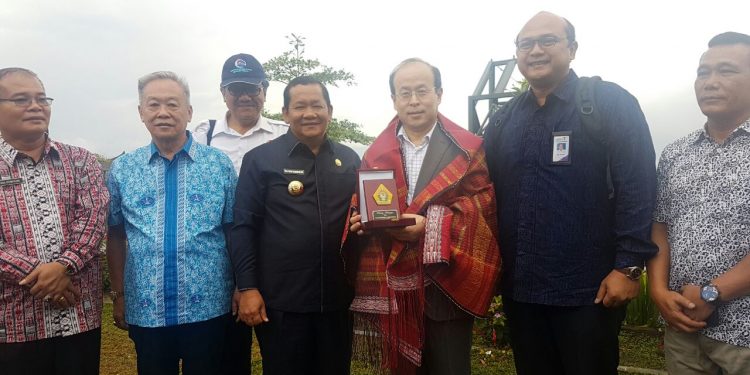 Dubes China Kunjungi Samosir,  Danau Toba