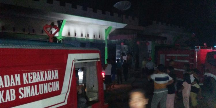 Kompor Meleduk, Tiga Ruko Terbakar..