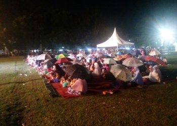 Hujan Bukan Halangan Hadiri Dzikir Akbar dan Tausiyah Haul Raja Siantar