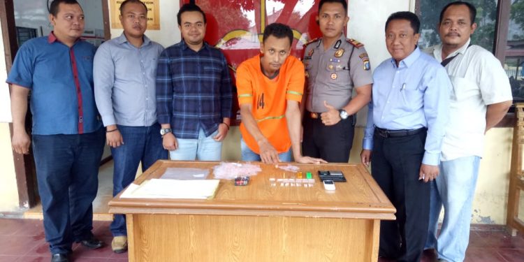 Mau Lari, Bandar Sabu Dibolongi Polisi Mau Lari, Bandar Sabu Dibolongi Polisi