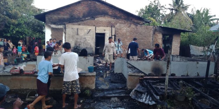 Ditinggal Pemilik, Satu Unit Rumah Terbakar di Jawa Maraja Ditinggal Pemilik, Satu Unit Rumah Terbakar di Jawa Maraja
