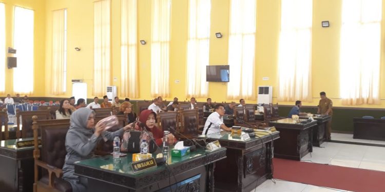 Sejumlah Anggota Tak Hadir, Sidang Paripurna DPRD Diundur