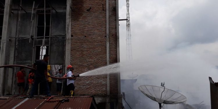 9 Rumah di Jalan Rakuta Sembiring Terbakar