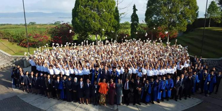 Tiga Tahun DEL Luluskan 1.305 Mahasiswa Terbaik Tiga Tahun DEL Luluskan 1.305 Mahasiswa Terbaik