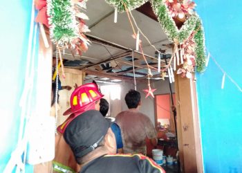 Rumah Pedagang ES nyaris 'Meleleh' Dilahap Jago Merah