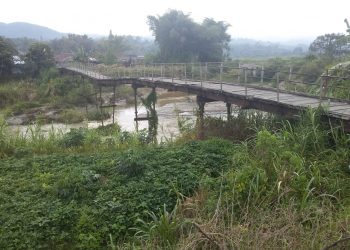Jembatan Tua Desa Hutauruk Hasundutan Terancam Putus