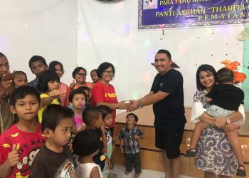 Rayakan Ultah Pernikahan ke-8, Romeyan Siahaan & Ariesa Sinaga Berbagi Kebahagiaan