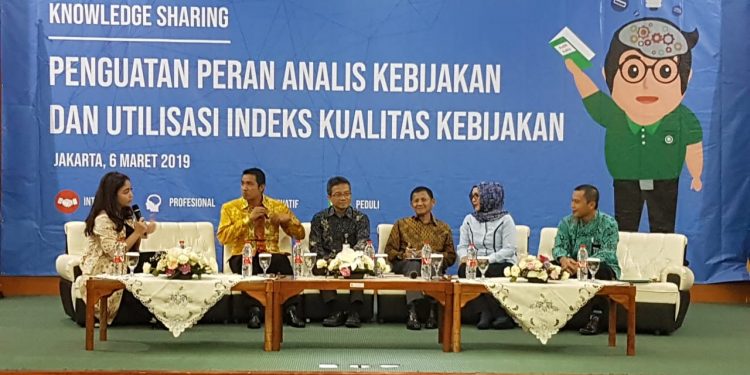 Walikota Siantar Terima Penghargaan dari LAN, Dinilai Berhasil Tingkatkan PAD dari Pajak dan Retribusi Walikota Siantar Terima Penghargaan dari LAN, Dinilai Berhasil Tingkatkan PAD dari Pajak dan Retribusi