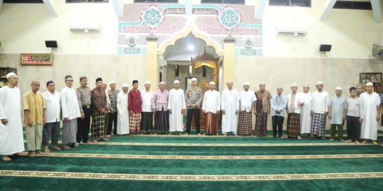 Kapolrestabes Medan Sampaikan Pesan Kamtibmas di Masjid Al Falah