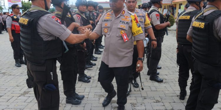 Polres Simalungun Gelar Apel Pergeseran Pasukan Ops Mantap Brata Toba 2018