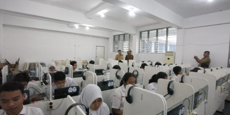 Hari Pertama UNBK SMP di Siantar, Listrik dan Jaringan Internet Aman
