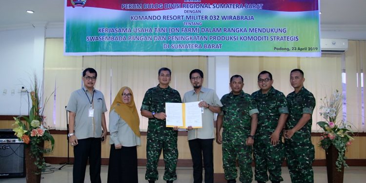Dukung Swasembada Pangan, Korem 032/Wbr MoU dengan Bulog Sumbar
