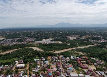 Dampak Banjir dan Longsor Meluas, 10 Meninggal, 8 Hilang dan 12.000 Mengungsi