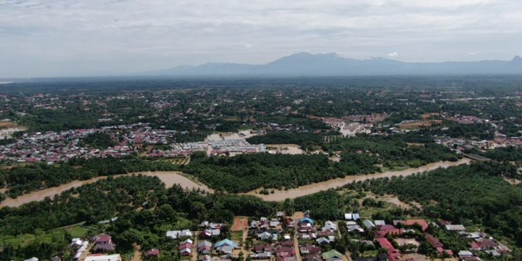 Dampak Banjir dan Longsor Meluas, 10 Meninggal, 8 Hilang dan 12.000 Mengungsi Dampak Banjir dan Longsor Meluas, 10 Meninggal, 8 Hilang dan 12.000 Mengungsi