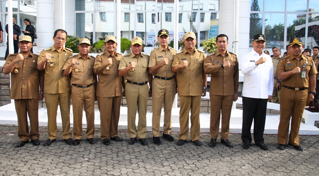 Siantar dan 7 Kabupaten/Kota di Sumut Terima Penghargaan LPPD Siantar dan 7 Kabupaten/Kota di Sumut Terima Penghargaan LPPD