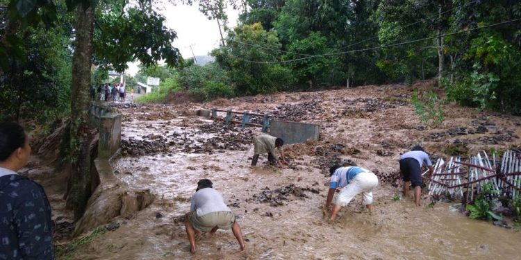 Tiaman Boru Situmorang Hilang dalam Banjir Bandang di Samosir