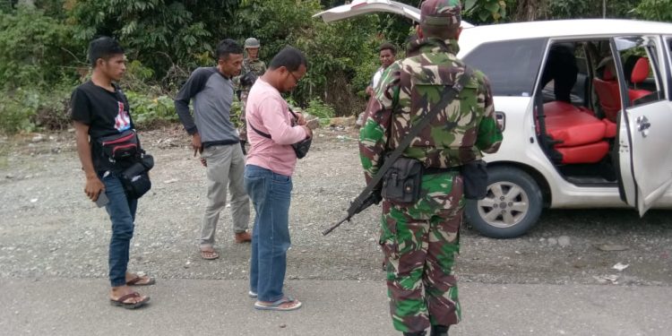 Satgas Pamtas Yonif 126 Kala Cakti Amankan Pistol di Perbatasan RI-PNG Satgas Pamtas Yonif 126 Kala Cakti Amankan Pistol di Perbatasan RI-PNG