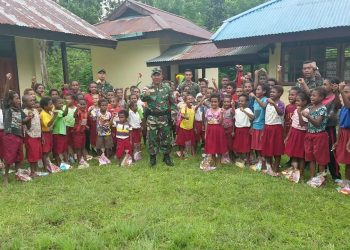 Satgas Yonif 126/KC Tanamkan Pola Hidup Sehat Lewat Penyuluhan Kesehatan Kepada Anak Sekolah