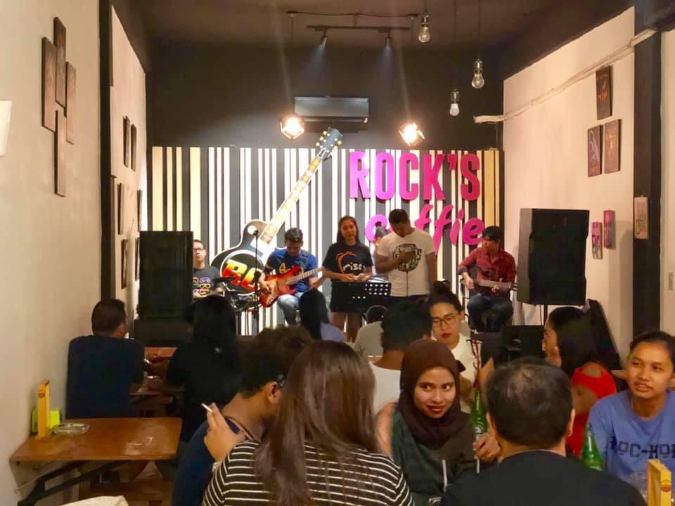 Rock's Coffie Tongkrongan Mewah Harga Bersahabat