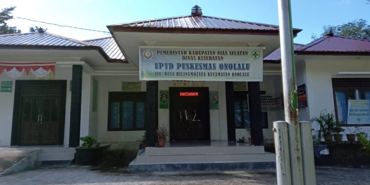 Masyarakat Minta Dinkes Nisel Terapkan Displin Waktu Kepada Kapus Onolalu Masyarakat Minta Dinkes Nisel Terapkan Displin Waktu Kepada Kapus Onolalu