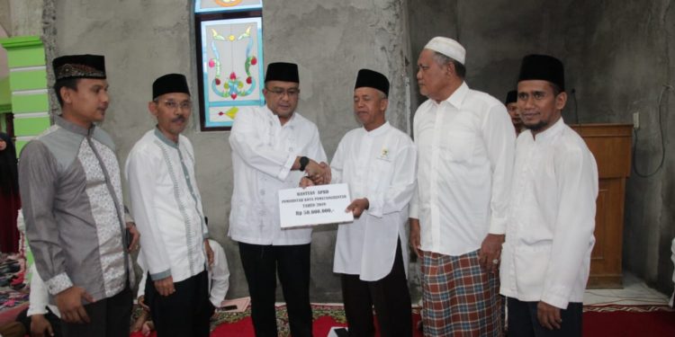 Sekda dan Ketua PKK Awali Safari Ramadhan Pemko Siantar di Masjid Baitul Abrar