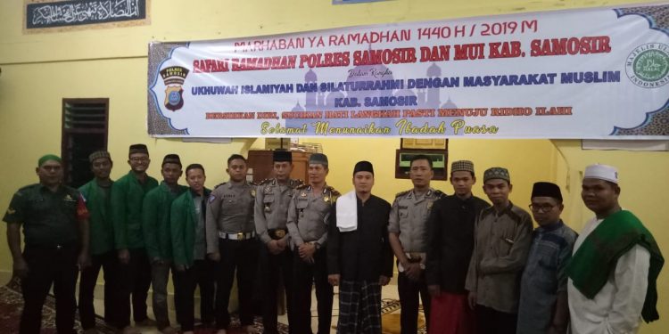 Babinsa Koramil O2/ Nainggolan, Kodim 0210/Taput Buka Puasa Bersama Polres Samosir