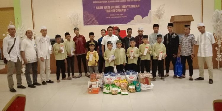 Pererat Silaturahmi, BFI Cabang Rantauprapat , Buka Puasa Bersama Customer 