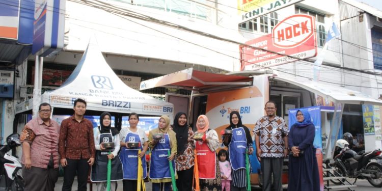 BRI Unit Diponegoro Rantauprapat Bagikan Takjil Selama Dua Pekan BRI Unit Diponegoro Rantauprapat Bagikan Takjil Selama Dua Pekan